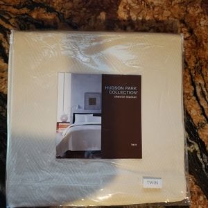 Hudson Park Chevron Blanket